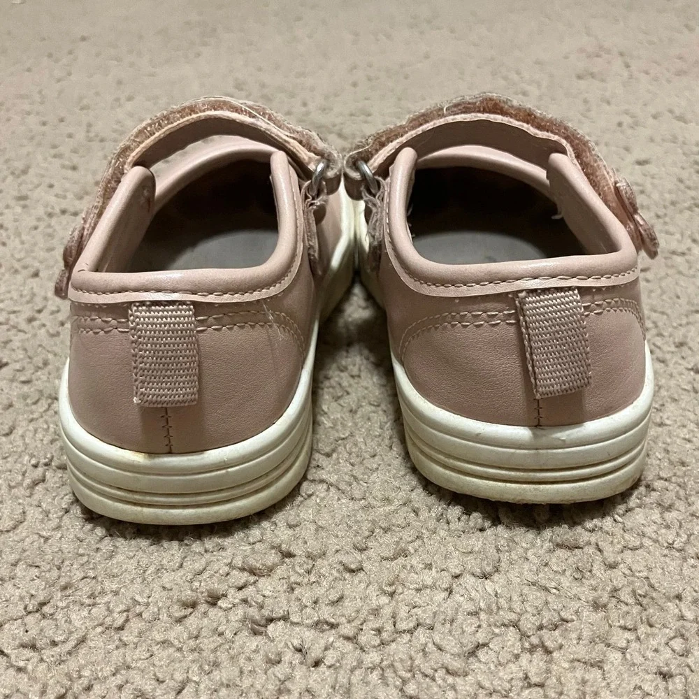 OshKosh B'gosh Dusty Pink Mary Jane Sneakers shoes‎ Toddler Sz 7M